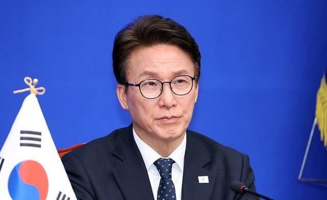 [속보]김민석,「조희대 탄핵 추진」논의 공식화…『이미 광범위한 요구』