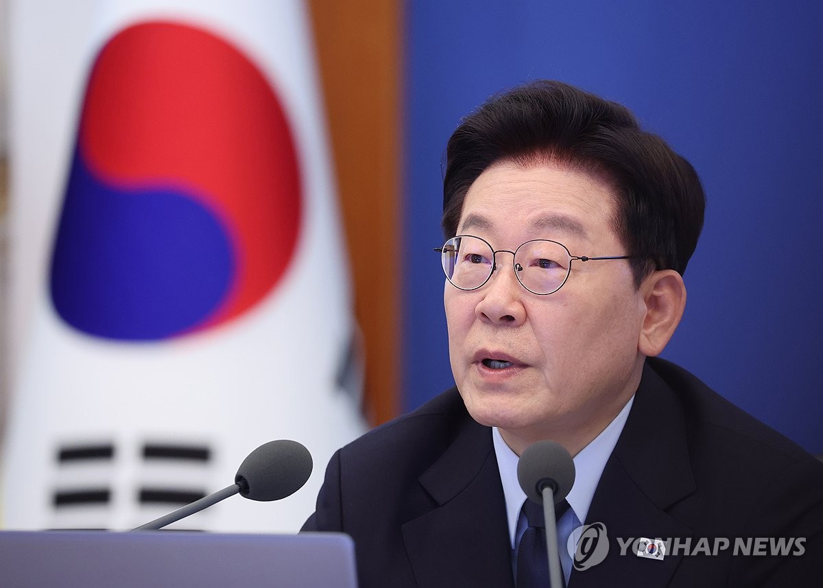 李대통령『지향점 바뀐 것 없다…일부 개헌음모론 벗어나도 돼』