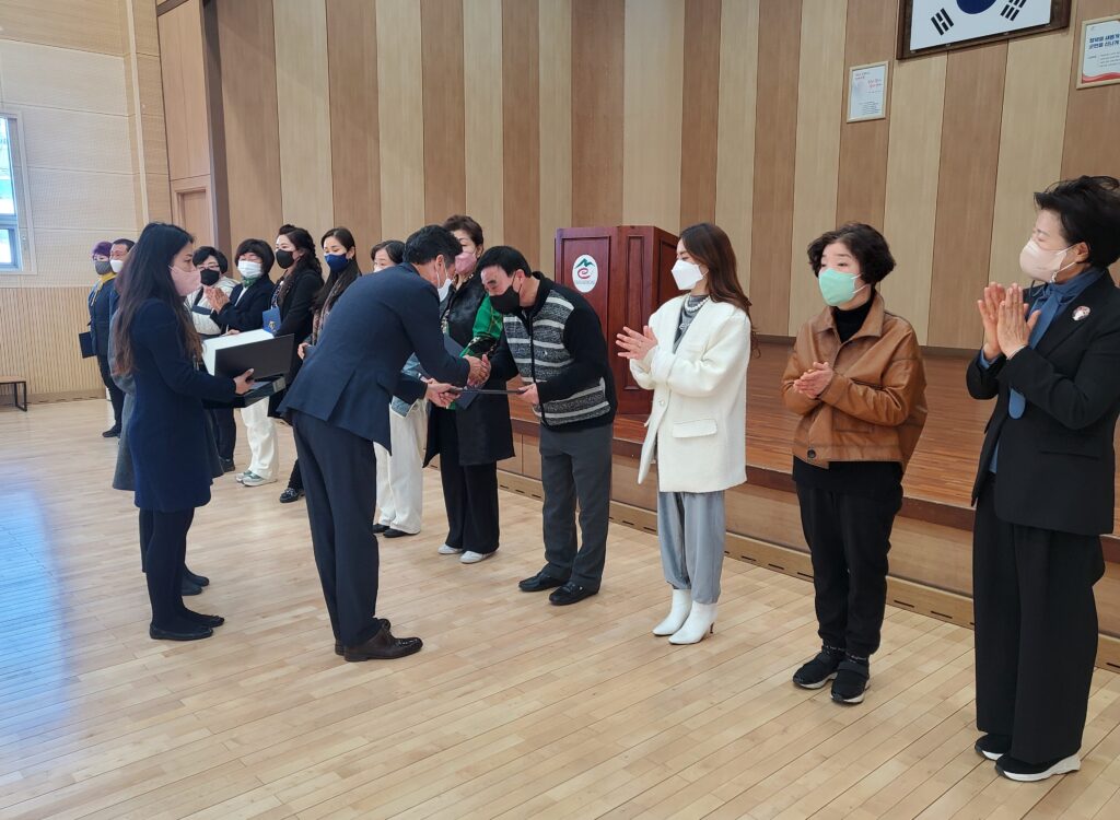 경남 창녕군 노인복지회관 및 종합복지관 교양강좌 강사 위촉장 수여
