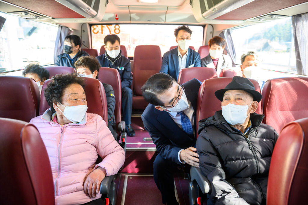 ［동정］장충남 남해군수,「1,000원 버스」민생투어