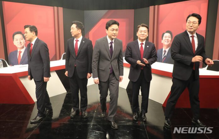 安·千·黃, 대통령실 편향·「KTX 땅」공격 vs 김기현, 安 정책능력 비판