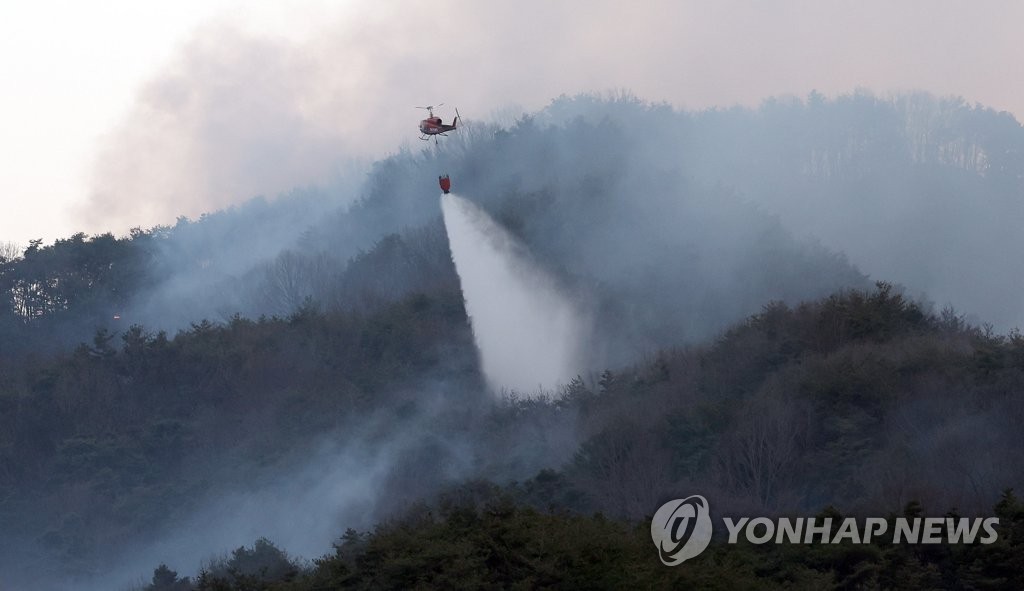 경남 합천 산불 오전 8시 기준 진화율 95％…「오전 내 주불 잡힐 듯」