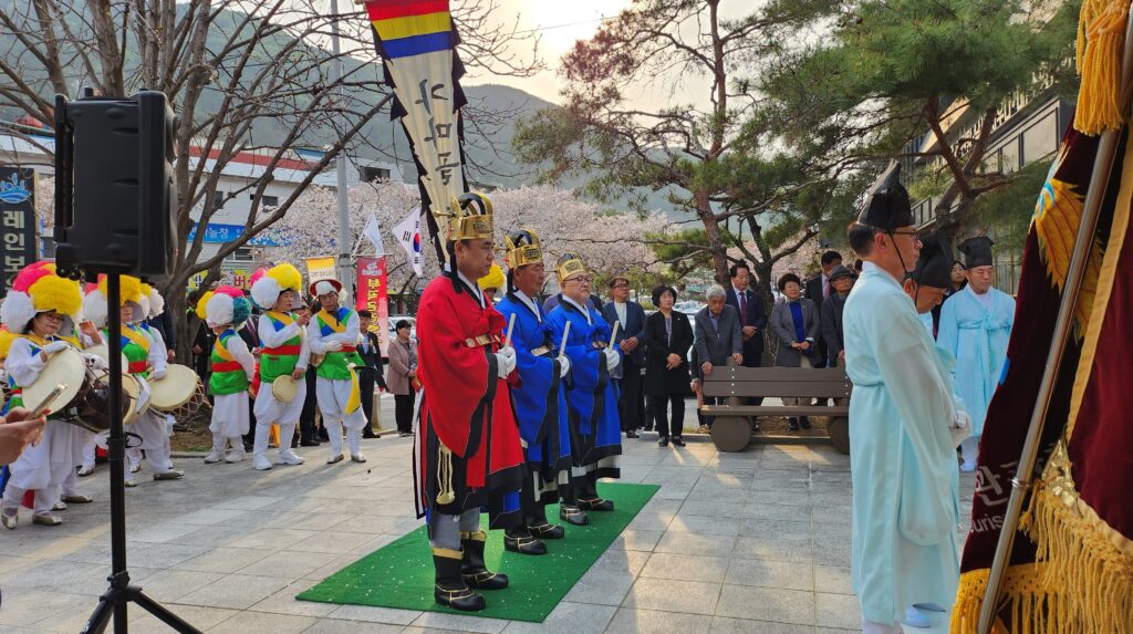 벚꽃과 함께한「제28회 부곡온천축제」성료