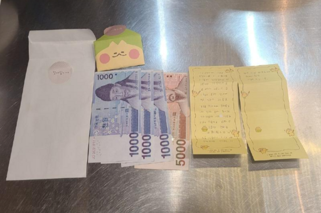 돈없어 한그릇 시킨 초등생 2명,「짜장면 더 준 사장」…이게 끝이 아니었다
