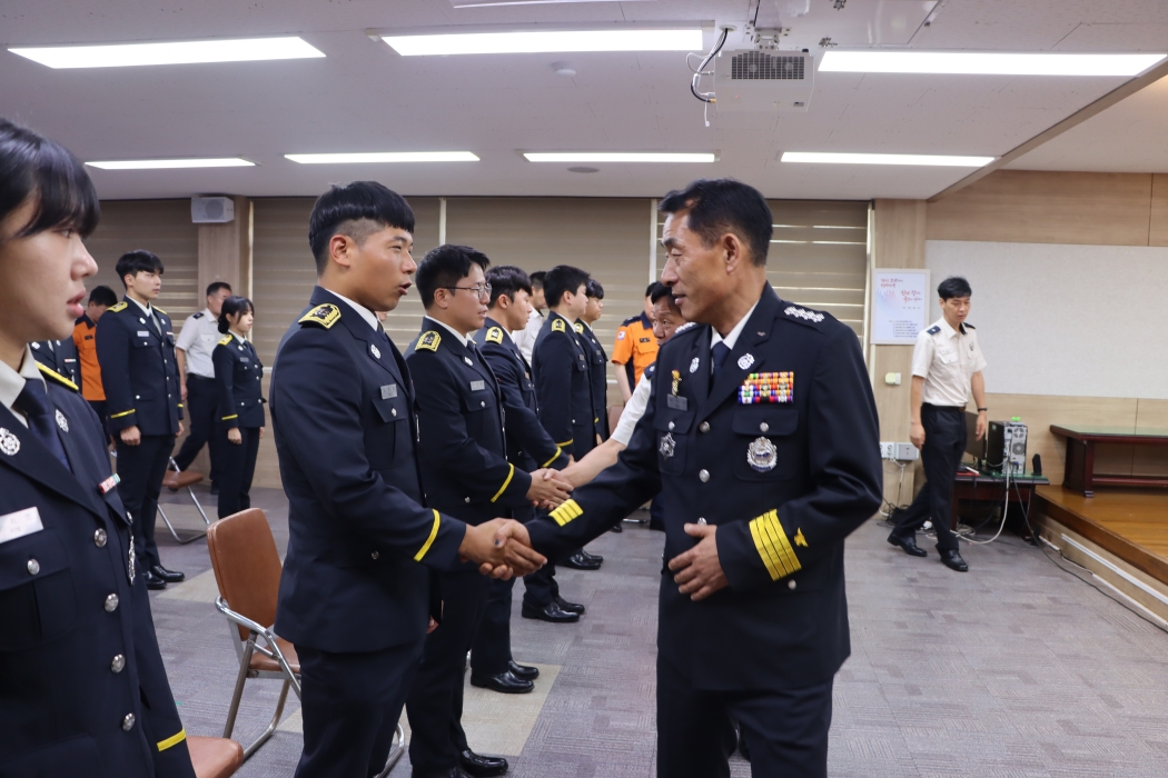 사천소방서, 새내기 소방공무원의 힘찬 출발을 응원합니다.