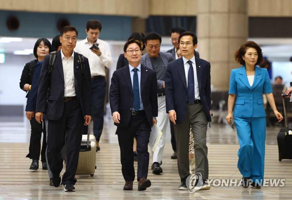 「오염수 저지」 野의원단 오늘 방일…총리 관저 앞 집회 등 계획