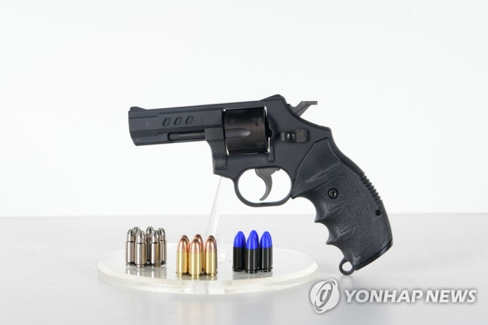 [2024예산] 「경찰관에 저위험권총 1정씩」…범죄대응 4배↑