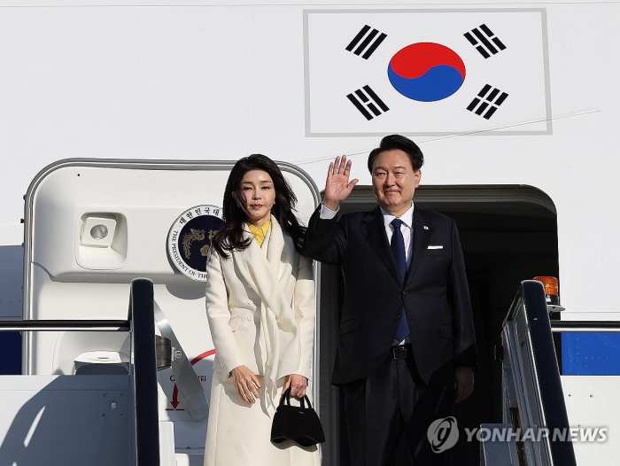 尹지지율 2주째 내린 33%…국민의힘 33%·민주 35%·무당층 27%[한국갤럽]