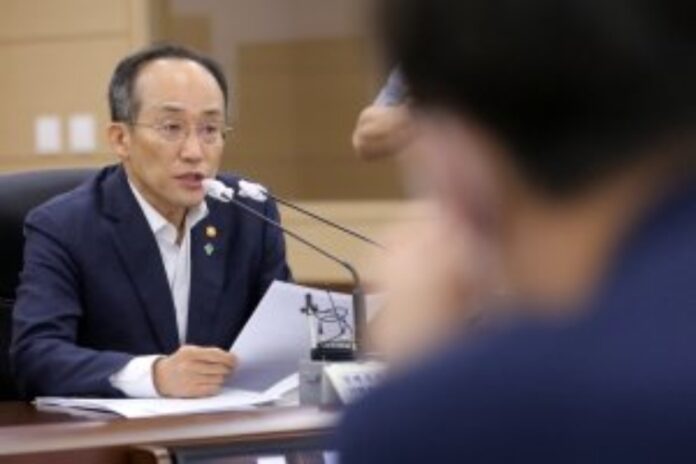 尹정부, 복지 사각지대 없앤다…내년 사회적 약자 지원에 74조 투입