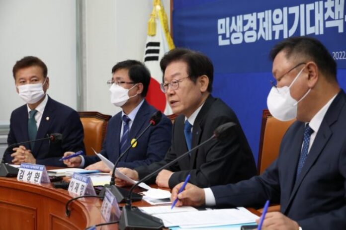 민주당 곳곳서 슬금슬금 피어 오르는『윤석열 탄핵설』