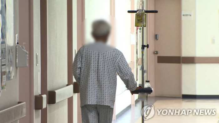 월 450만원 간병비에 허리 휜다…「간병지옥」해결, 재정이 관건
