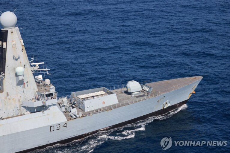 美·英, 「홍해 위협」 친이란 예멘반군 후티 근거지에 공습 시작