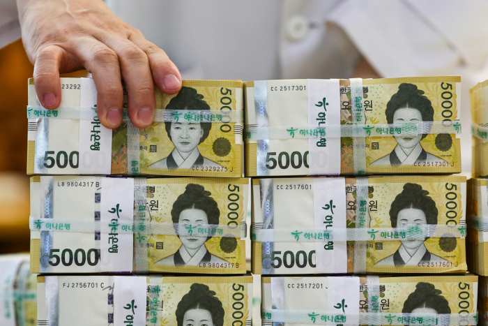 겁나는 가정의달에 「1인당 25만원」 보너스 현실화할까…소비진작 효과는? [어떻게 생각하십니까]