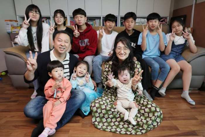 「자식 부자」에게 온 尹초청장…의령 10남매 놀란 「깜짝 선물」
