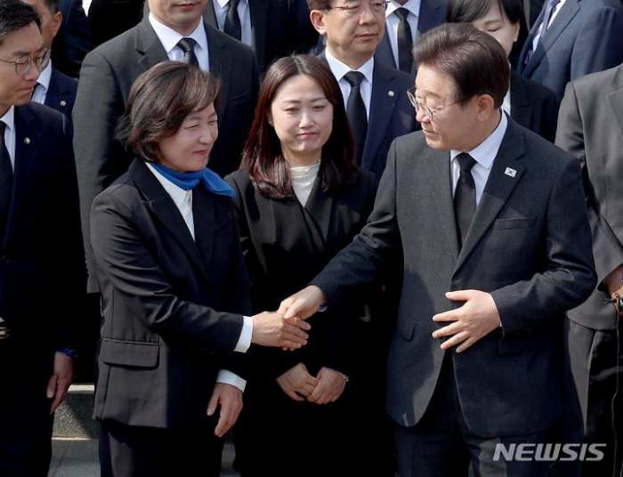 22대 국회 앞두고 민주 「전사 지도부」 구축…여당 「단일대오」 흔들
