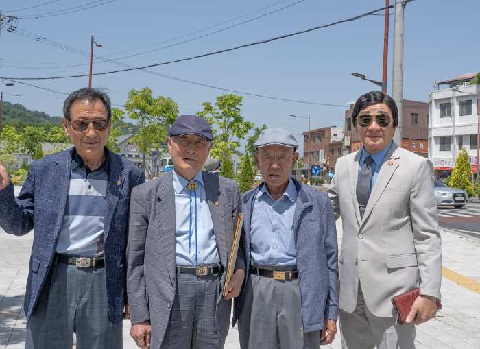 월남전 참전(越南戰 參戰) 때 생사고락한 지원대장과 부하 사병이 58년 만에 해후(邂逅)