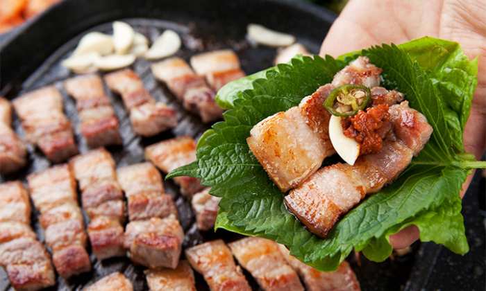 이젠 삼겹살에 소주는 사치?…1인분 2만원 된 「금겹살」