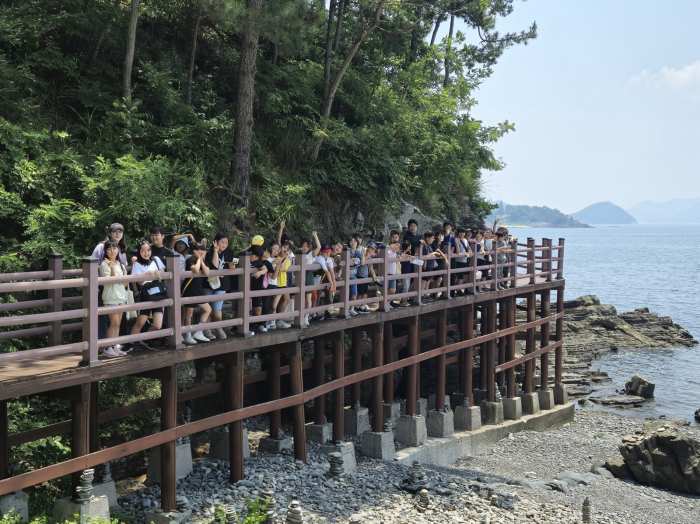 공룡의 발자취 찾고! 상족암의 해안 경관 탐험하고!