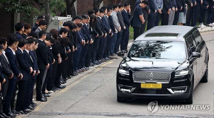 『아이고 아들아』…시청역 사고 희생자들 눈물의 발인