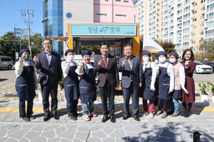 고성시니어클럽­한국남동발전(주) 삼천포발전본부, 노인 일자리를 위한 푸드트럭 기탁