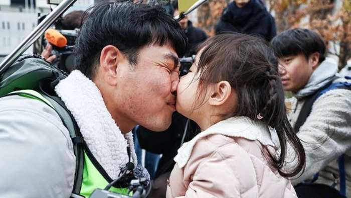 30대 되면 죽는 희소병 딸…「아빠의 740㎞ 대장정이 기적 불렀다」