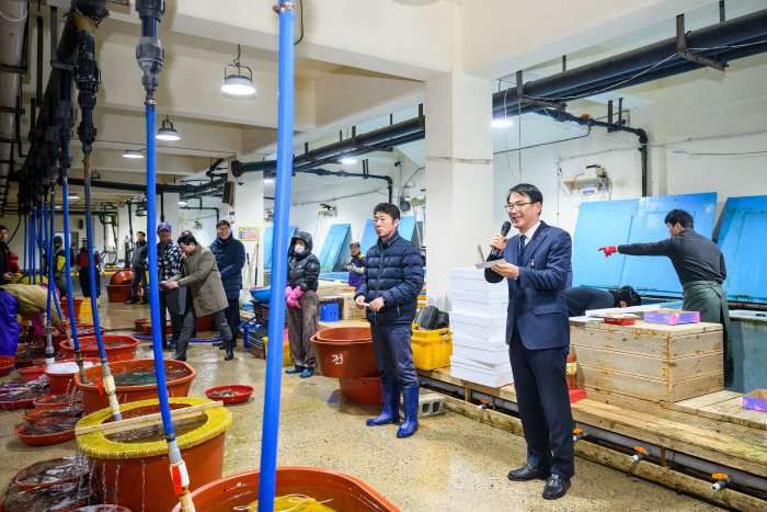 경남 남해군 수협위판장, 「2025년 초매식」