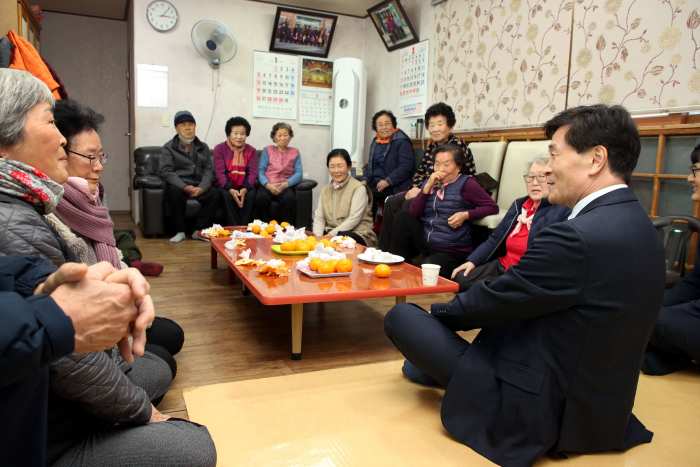 ［동정］안병구 밀양시장, 을사년 새해 맞아 노인복지시설 방문