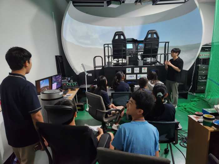 청소년의 빛나는 꿈과 함께하는 고성군 진로교육지원센터, 군 단위 지역의 청소년 진로 교육 지원, 새로운 가능성의 길
