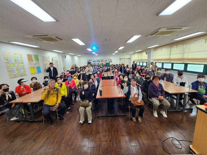 경남노인통합지원센터 노인맞춤돌봄서비스 이용자 대상 경남노인통합지원센터 노인맞춤돌봄서비스 이용자 대상 마산동부경찰서 형사과 연계「보이스피싱예방교육」실시