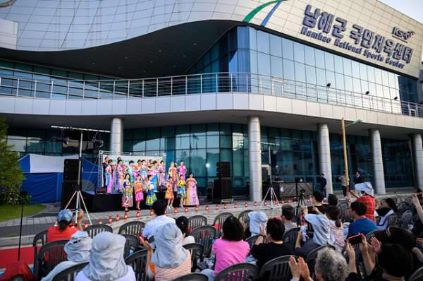 경남 남해군 국민체육센터 개관 10주년 기념 작은음악회 성료