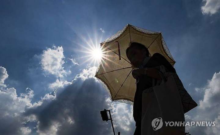올여름 더위 역대 최악…내주 중반 이후「폭염 아니면 폭우」