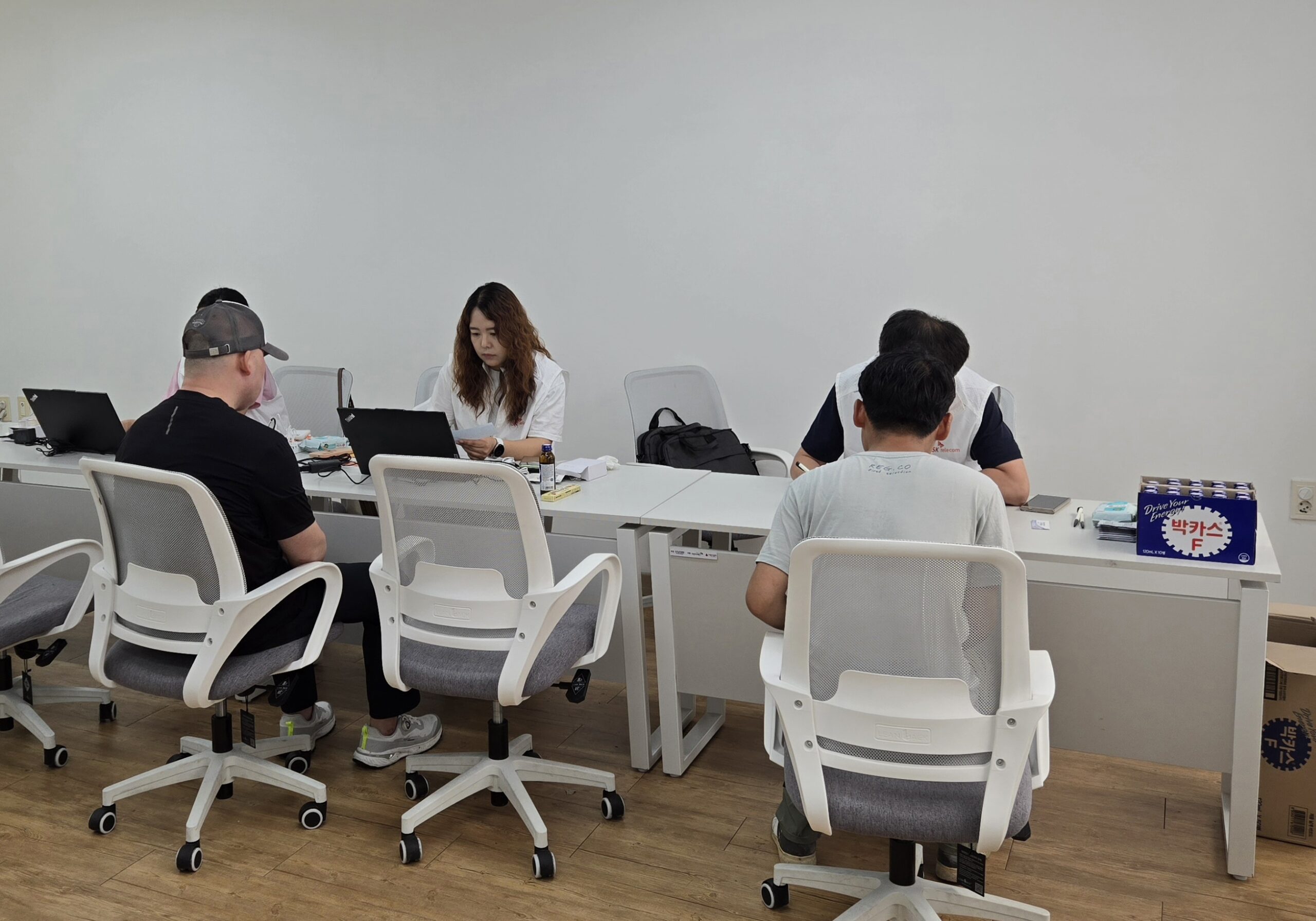 SKT·경남종합사회복지관,「찾아가는 USIM 무상교체 서비스」실시