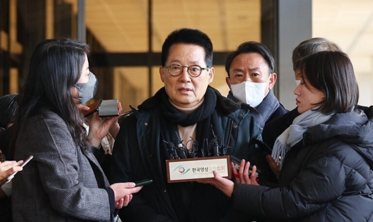 박지원 검찰 출석…『문재인·서훈, 삭제 지시 없어』