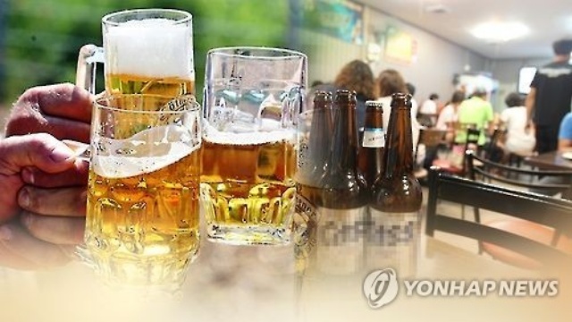 「술 줄이는 한국인」…맥주·소주·막걸리 출고 일제히 감소