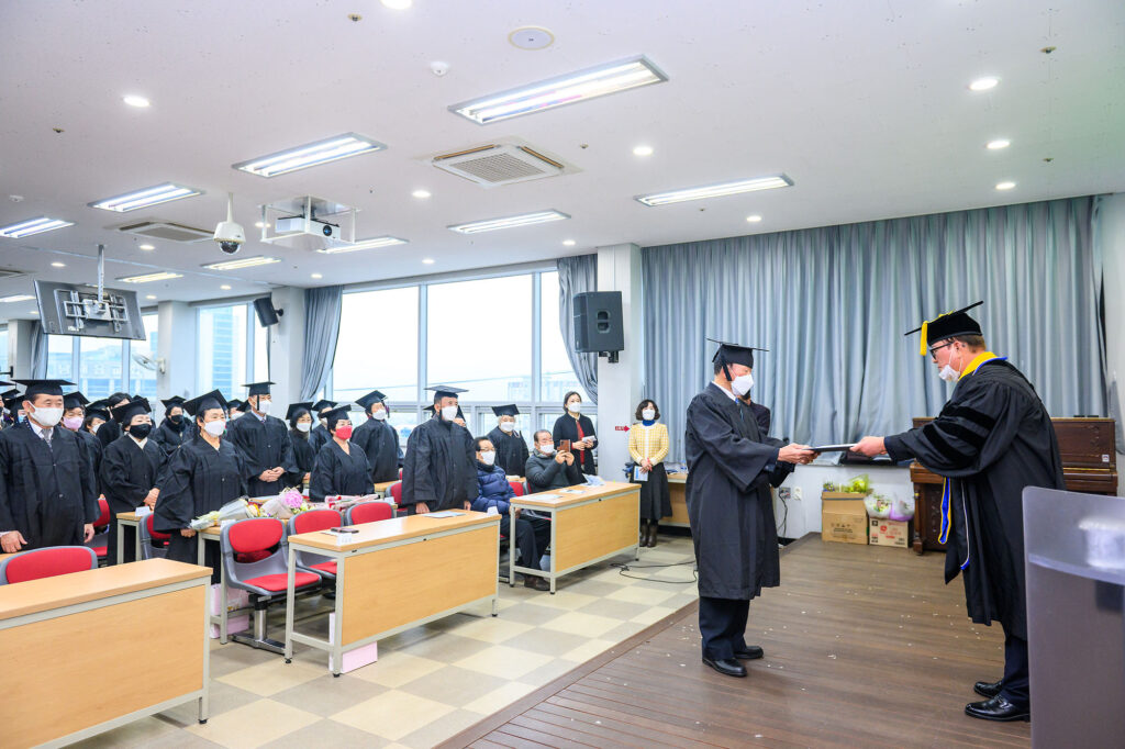 대한노인회 남해군지회 부설노인대학 제21기 졸업식
