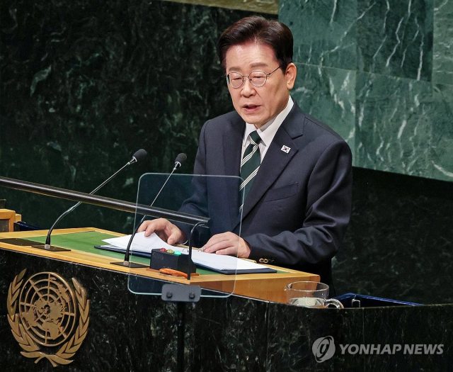 李대통령『당사자간 대화 발판 마련』…남북미중 다자협력 언급