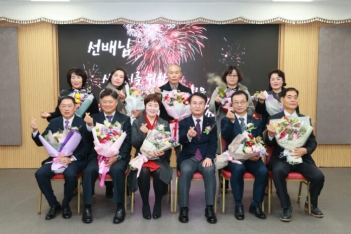 사천시, 「2022년 하반기 공무원 퇴임식」가져