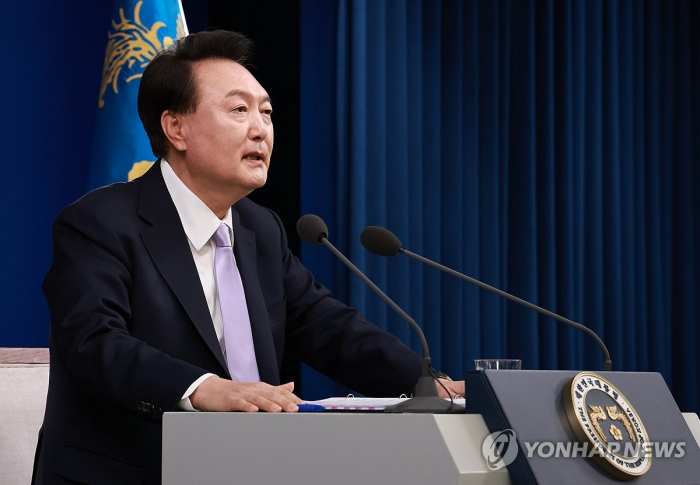 尹, 김여사 특검에 『정치선동…제 아내 아닌 다른사람에도 인권유린』