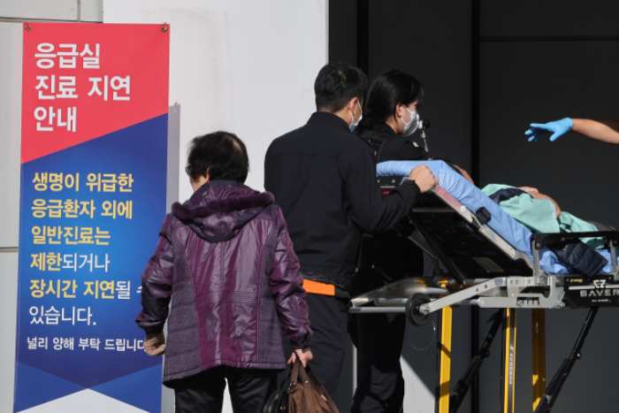 기초수급자 의료급여…「최초 부담금 상한」 검토