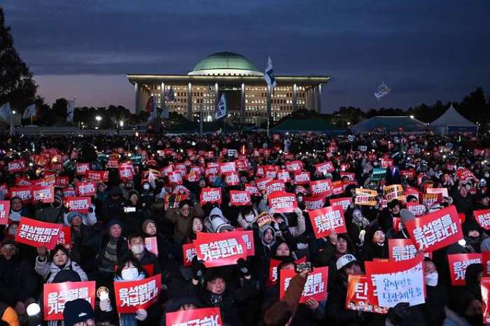 「커피 1000잔」 결제했다…『에펠탑 앞서 마음 보탠다』 주인공 알고봤더니