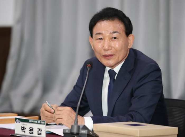 『월급 2124만원 받는 尹』… 탄핵 대통령 보수 지급 중단 법안 발의