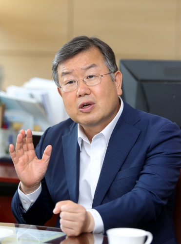 ［동정］박일호 밀양시장, 이태원 사고 경상남도 합동분향소 찾아 조문