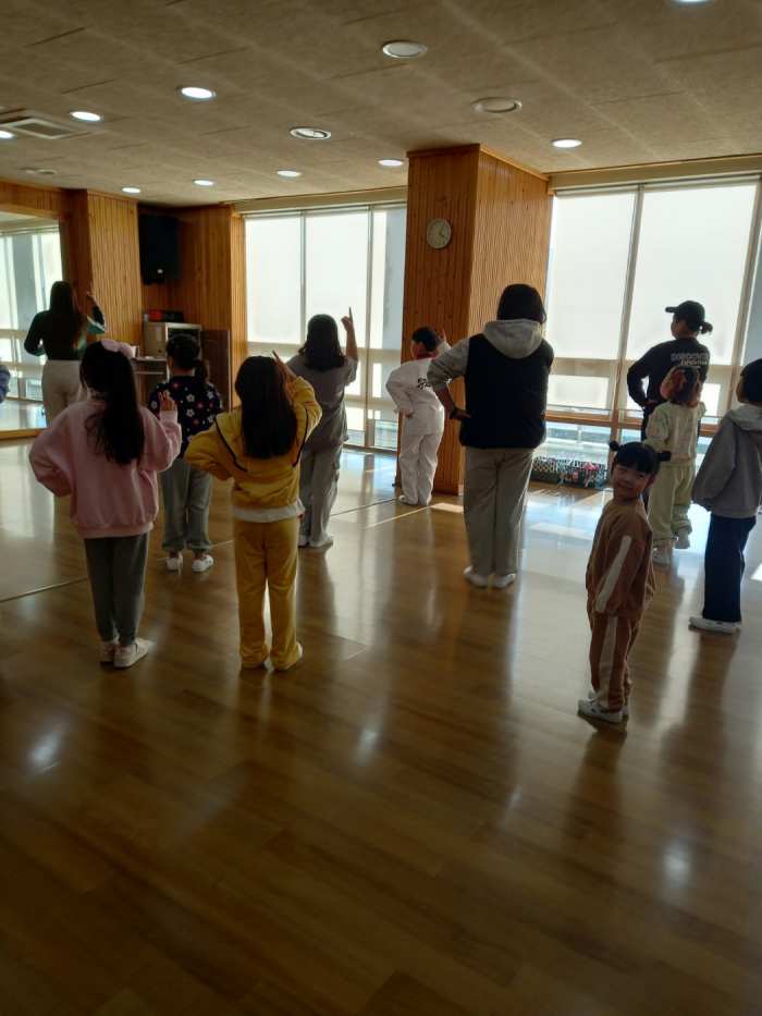 경남 밀양시 드림스타트, KPOP 댄스로 스트레스 날리다