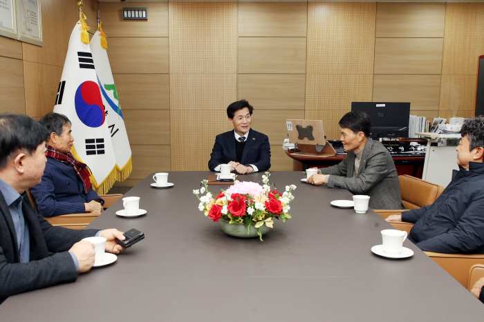 경남 밀양시, (사)대한한돈협회 밀양시지부와 간담회 및 장학기금 기탁식 가져