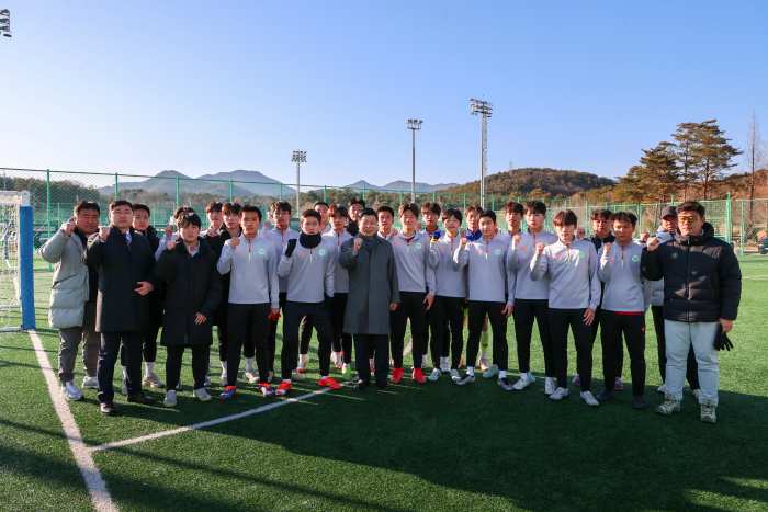 ［동정］이상근 고성군수, 제47회 문화체육부장관배 전국고등학교 축구대회 격려 방문