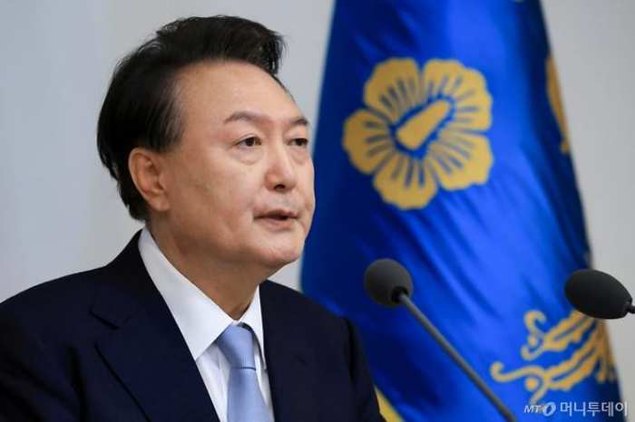 [속보] 전군, 윤석열 전 대통령 파면에 「사진 철거·소각」