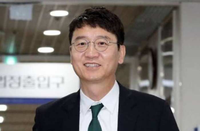 김웅 『벼룩도 낯짝이 있다…국민의힘, 이번 대선에서 후보 내지 말아야』