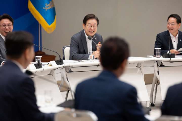 李 대통령, 베트남전 과거사 언급『베트남에서 일하러 오려는 사람 인센티브 강구하라』