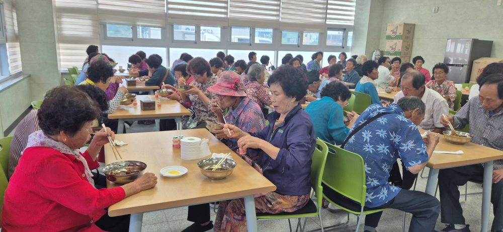 ［동정］경남 장충남 남해군수,「서면노인대학 특강 및 짜장면 나눔 봉사활동」개최