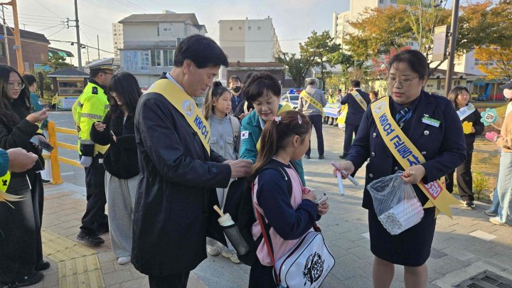 경남 밀양시, 어린이 보호구역 교통안전 캠페인 실시